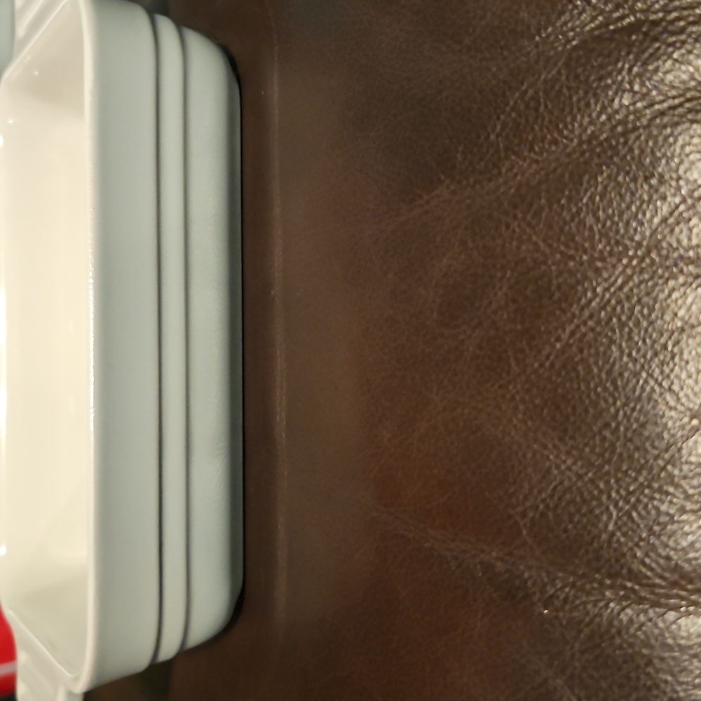 Le Creuset  Rectangular Baking Dish - Picture 5 of 10